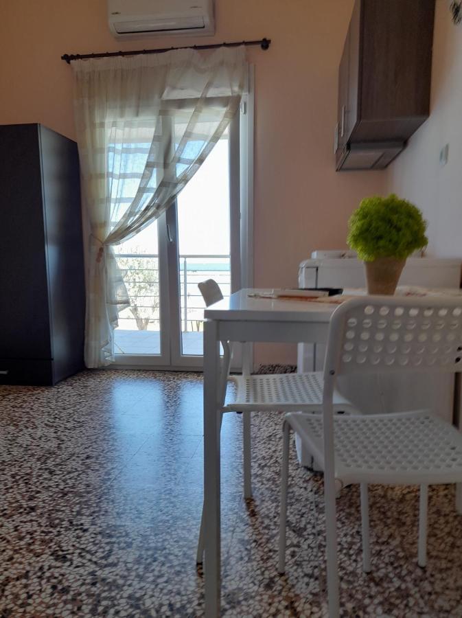 Isalos Apartments Studios Néoi Epivátai Ngoại thất bức ảnh